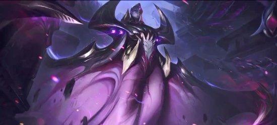 《无尽虚空，征服全场——虚空女皇出装攻略》（登顶刃峰，翱翔天际！赢得比赛的一线关键是什么？）